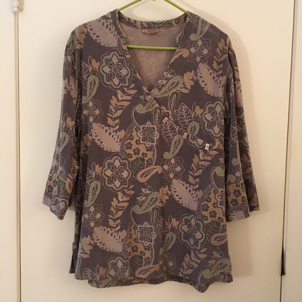 Beautifully cut Tianello blouse tunic